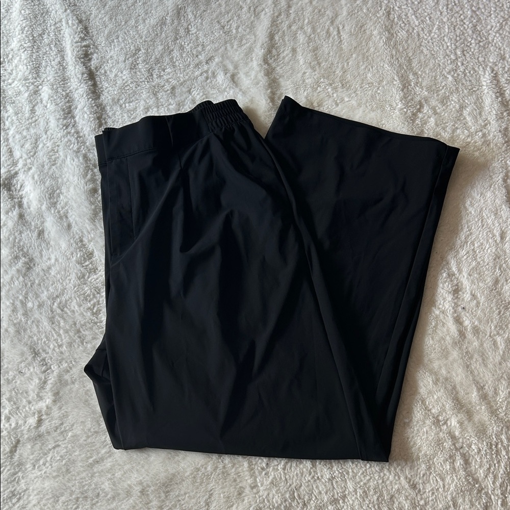 Old Navy Women's Black High Waisted SleekTech Trousers Pants - Picture 3 of 4